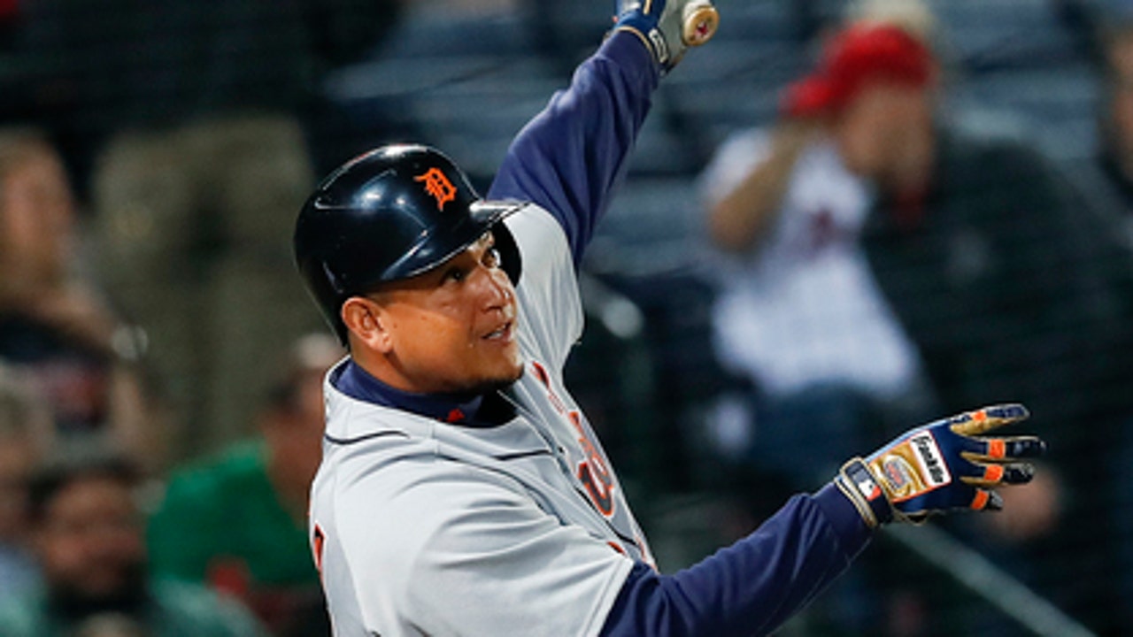 Cabrera 2 HRs, Tigers move up in playoff race, beat Braves
